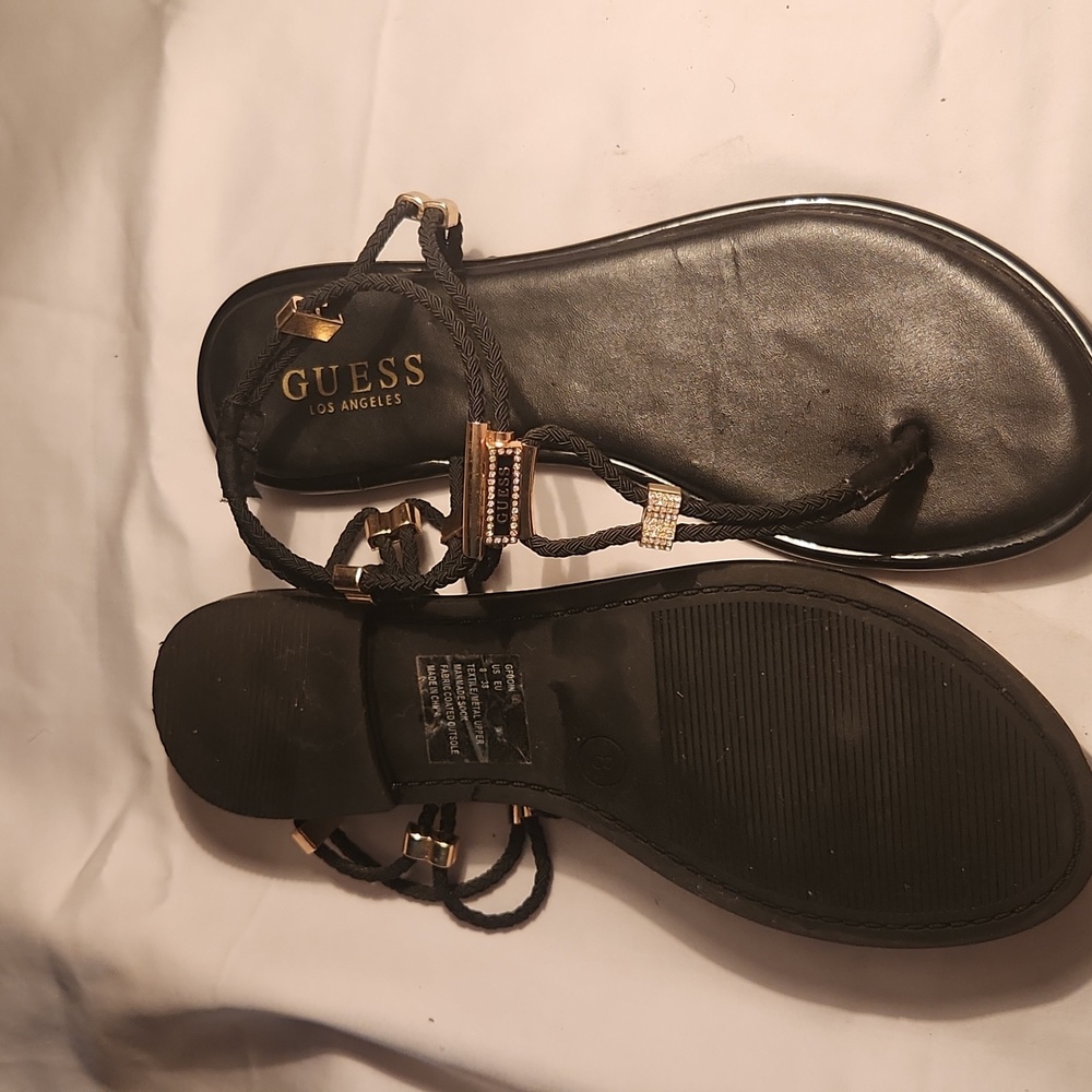 Guess - Picture 2 of 3